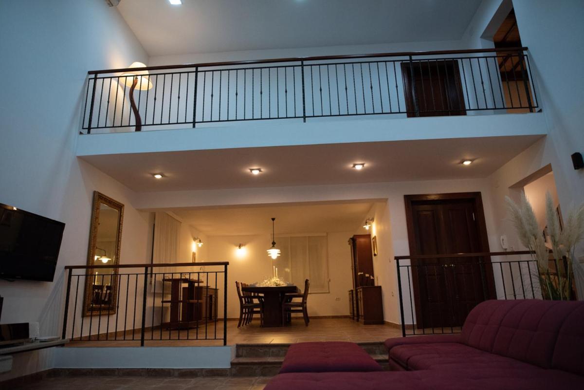 Castle House Rooms, Swimming Pool & Sauna & Tennis Court & Wine Cellar Sežana Exterior foto
