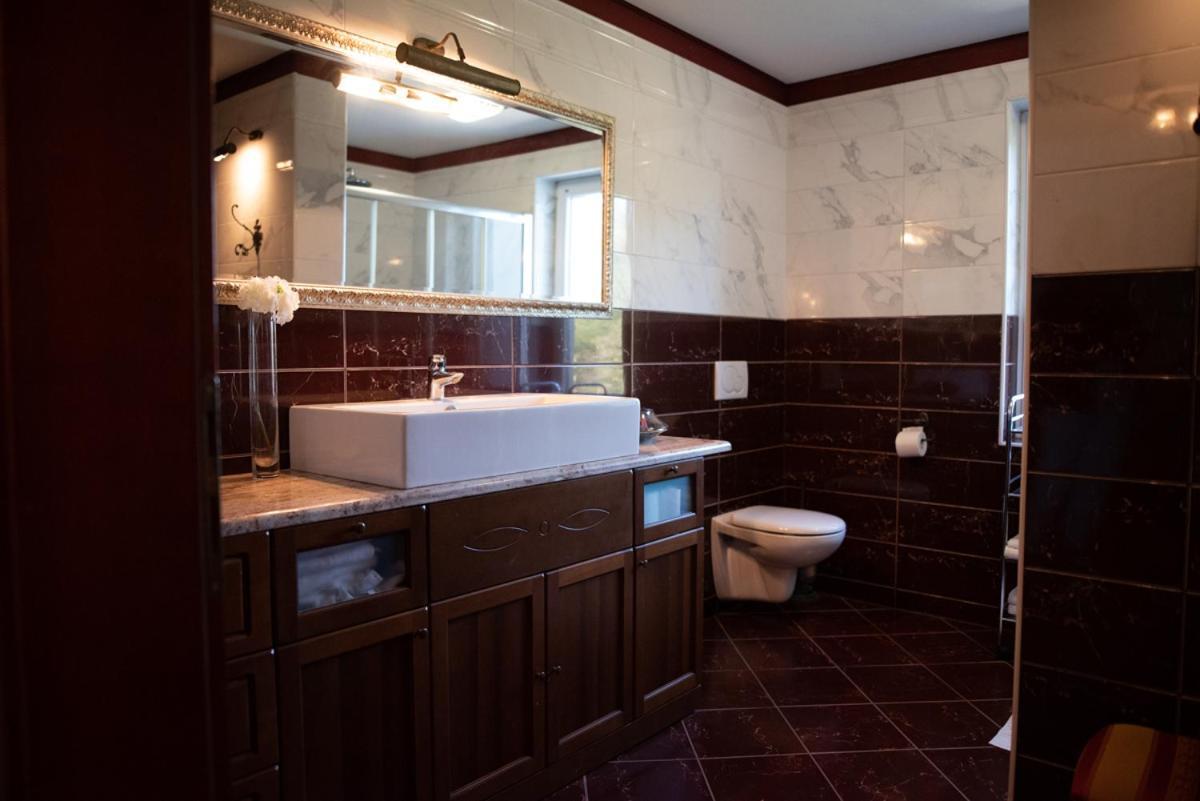 Castle House Rooms, Swimming Pool & Sauna & Tennis Court & Wine Cellar Sežana Exterior foto